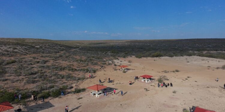 Realizan limpieza general a la Playa Tláloc