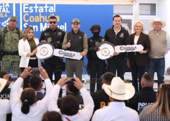 ENTREGA GOBERNADOR 3 CUARTELES MÁS PARA BLINDAR COAHUILA