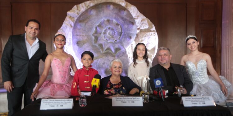 PRESENTA EL GOBIERNO DE COAHUILA EL CASCANUECES CON ALUMNOS DE LA ESCUELA DE DANZA DEL ESTADO