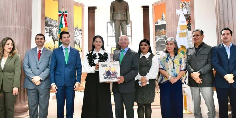 ENTREGAN GLOSA DEL 2DO INFORME DE GOBIERNO AL PODER LEGISLATIVO