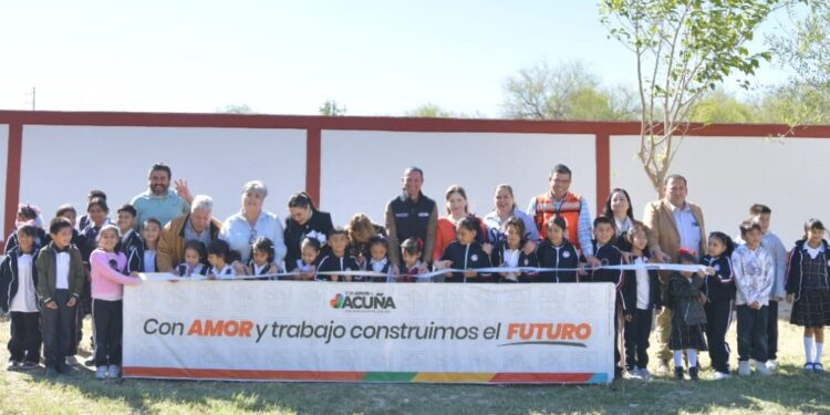 Entregan barda perimetral a escuela Centenario del Ejercito mexicano