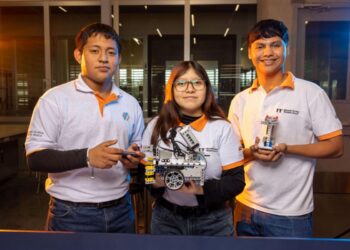 Equipo mixto de estudiantes mexicanos de bachillerato, originario de Nuevo León, representará al país en el Torneo Mundial de Robótica en China