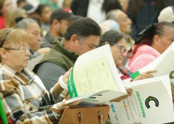 MÁS DE 300 FAMILIAS RECIBEN ESCRITURAS EN LA REGIÓN NORTE