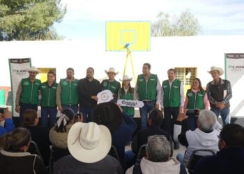 ENTREGA MEJORA COAHUILA AUTOBÚS ESCOLAR PARA LAS COMUNIDADES RURALES DE GENERAL CEPEDA