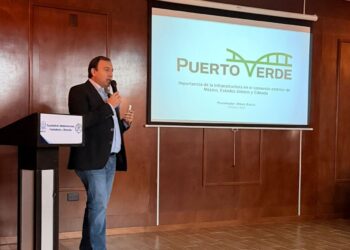 Facultad recibe a líderes del sector logístico para presentar proyecto estratégico Puerto Verde