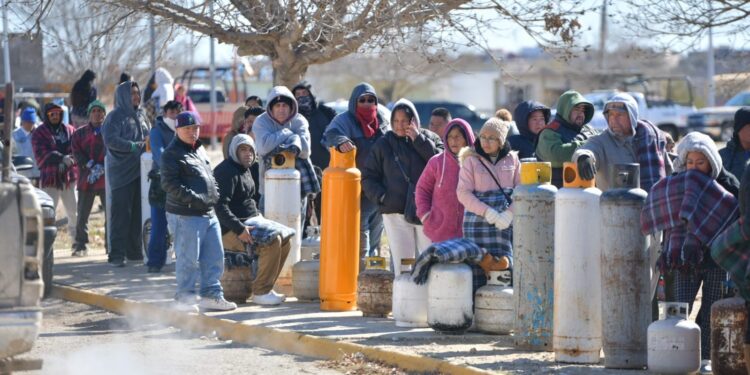 Refuerzan en Acuña el operativo “Abrigando Corazones”
