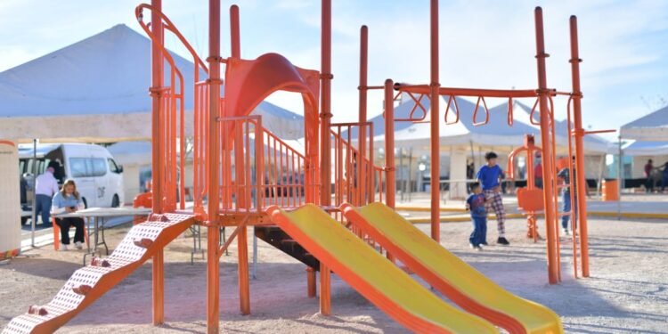 Fraccionamiento Mirador recibe brigada de servicios municipales