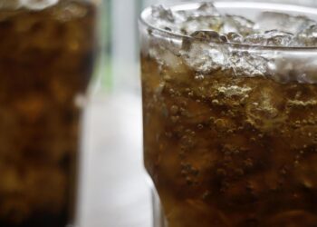 México enfrenta un grave problema por el consumo de refrescos embotellados