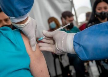 Recomienda Salud vacunarse contra el sarampión a quienes viajen a Estados Unidos por el Mundial de Futbol