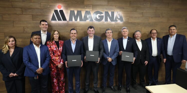 MANOLO FORTALECE LAZOS CON EL EMBAJADOR Y EL MINISTRO DE COMERCIO DE CANADÁ