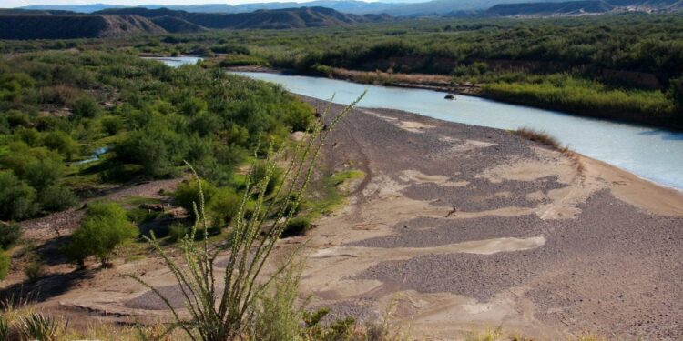 México y Estados Unidos acuerdan plan técnico para la gestión del agua en el Río Bravo