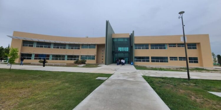 Firman acuerdo Prepas–Universidad para impulsar el ingreso de jóvenes a la UTNC