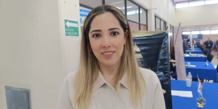 Capacitan a empresarios en comercio exterior ante nuevas reformas.