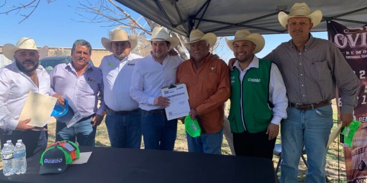 Impulsan al campo con entrega de equipo ganadero en la Región Norte