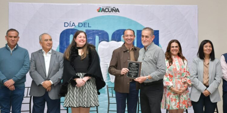 En Acuña reconocen a los Odontólogos