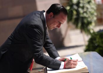 EN COAHUILA VAMOS A SEGUIR DEFENDIENDO Y FORTALECIENDO LAS INSTITUCIONES: MANOLO