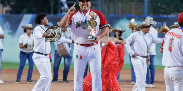 DESTACA COAHUILENSE RUBÉN DELGADILLO EN HISTÓRICO TÍTULO DE MÉXICO EN EL PANAMERICANO DE SÓFTBOL