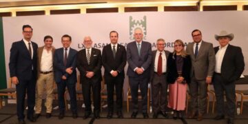 Jorge Lozano Garza asume la presidencia de Canilec