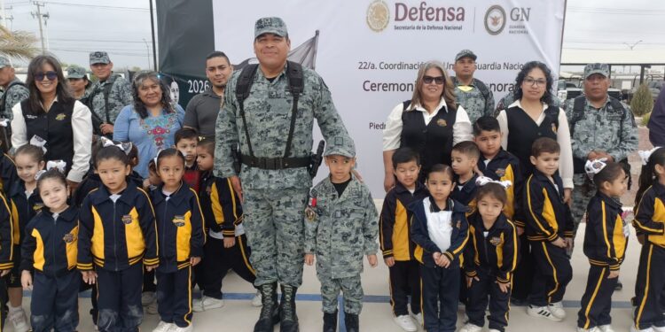 Pequeño cumple su sueño como Guardia Nacional Honorario por un Día en Piedras Negras