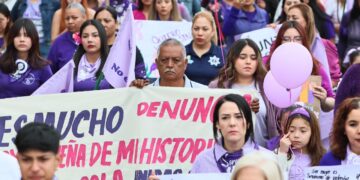 DIF Sabinas respalda marcha del 8M en favor de las mujeres