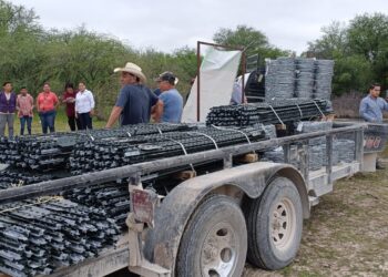 Impulsan la ganadería con entrega de apoyos en el Ejido El Centinela