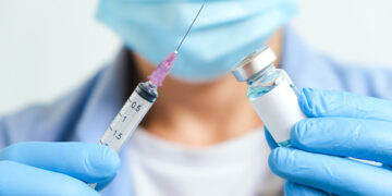 Refuerzan vacunación casa por casa ante alerta por sarampión en Piedras Negras