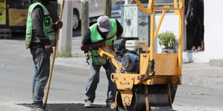 Avanza en Saltillo la rehabilitación de pavimento