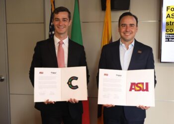 FIRMAMOS EN  WASHINGTON D.C. ACUERDO HISTÓRICO EN MATERIA DE SEMICONDUCTORES: MANOLO