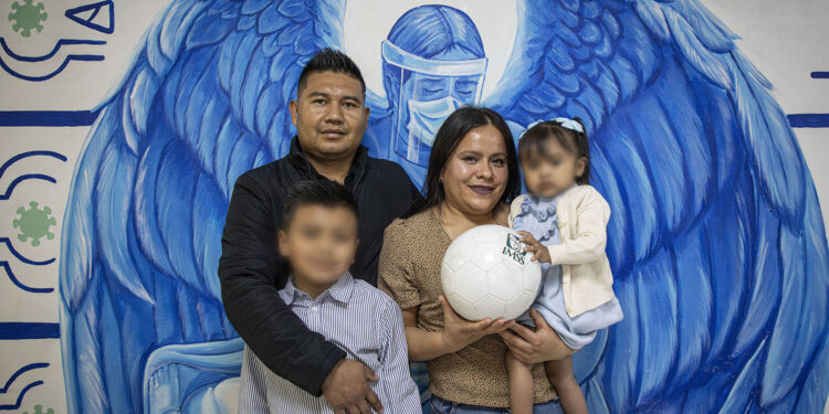 Dulce Sofía transforma el pronóstico de espina bífida: hoy camina tras cirugía fetal en el IMSS