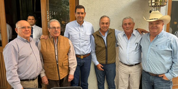Dirigente de la UGRC se reúne con Enrique Martínez y Martínez, ex titular de la Secretaría de Agricultura de México