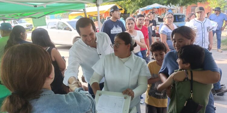 Legislador acerca apoyos a colonias y promueve proyectos de salud en Piedras Negras
