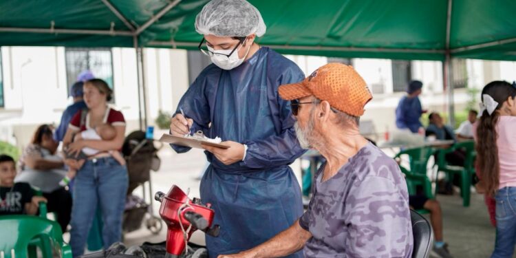 Brigada Dental Gratuita en la Plaza Principal de Sabinas