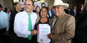 FELICIDADES A LAS Y LOS MAESTROS DE COAHULA: MANOLO