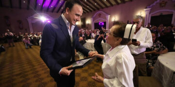 EN EQUIPO CON LAS Y LOS ENFERMEROS DE COAHUILA, FORTALECEMOS NUESTRO SISTEMA DE SALUD; MANOLO