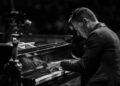 Alejandro Vela: el pianista nigropetense que lleva la música y la identidad de Piedras Negras al mundo (video)