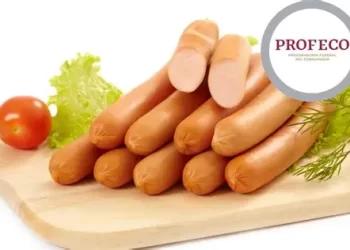 Las salchichas: todo menos carne, según Profeco