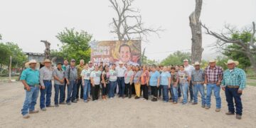 Memo Ruiz refrenda su compromiso con las familias del campo en visita al Ejido El Moral