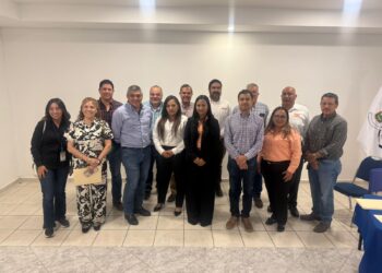 Gaby López presenta propuestas de economía y seguridad ante comerciantes de Piedras Negras