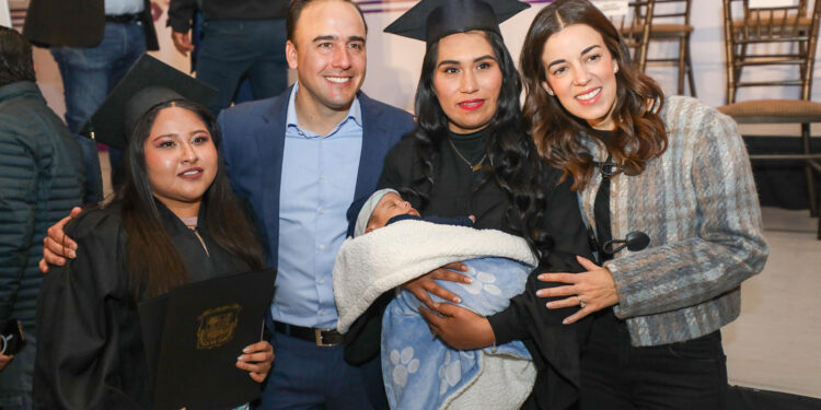 MUCHAS FELICIDADES A TODAS LAS MAMÁS DE COAHUILA, GRACIAS POR TANTO: MANOLO